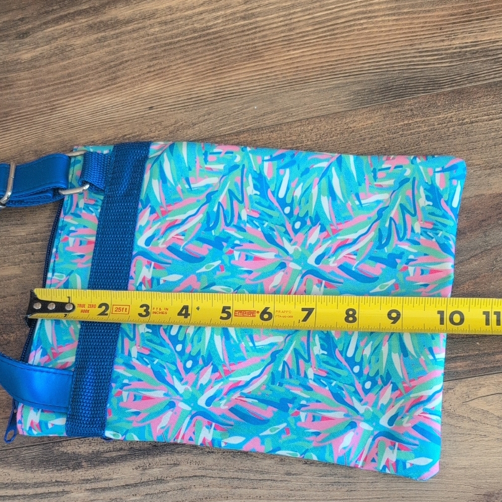 Simply Southern Tropical Print Crossbody Bag with Blue Strap M360 - Picture 4 of 6